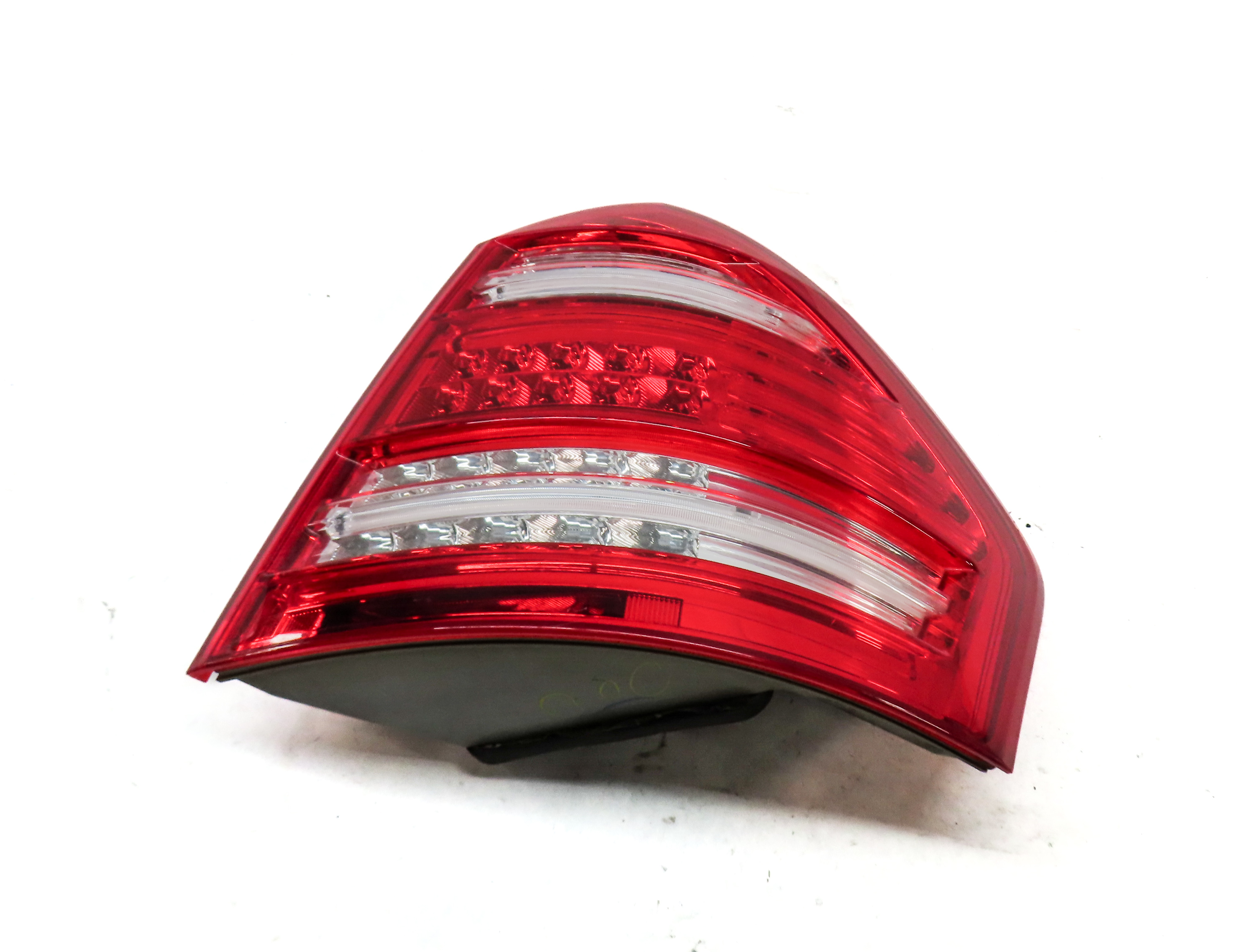 2010-2012 MB GL350 GL450 GL550 (X164) RIGHT PASSENGER TAILLIGHT BRAKE LIGHT LAMP — exact item pictured